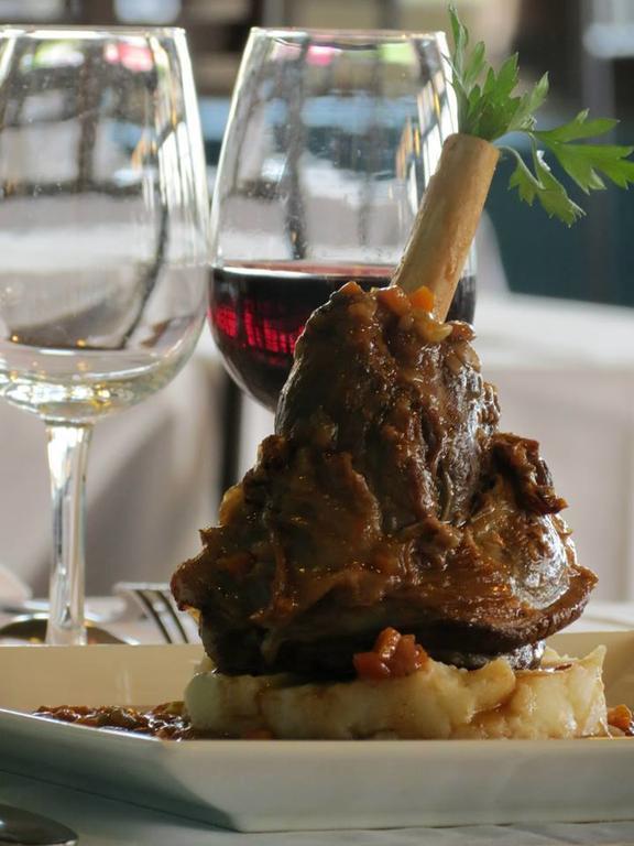 La Tablee Medievale Hotel Civrieux-dʼAzergues