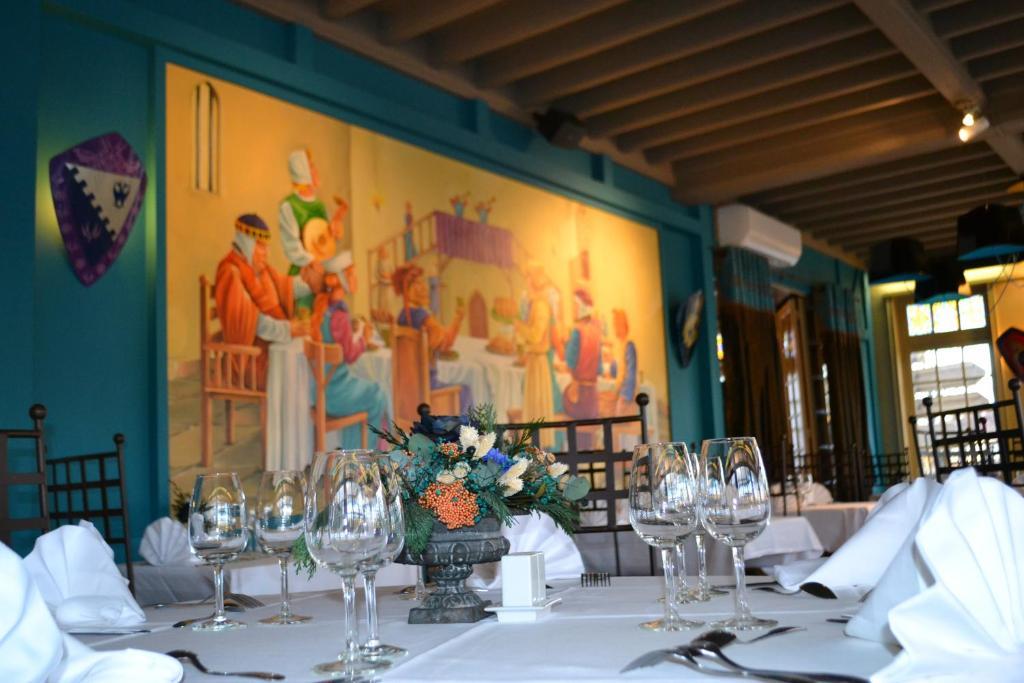 La Tablee Medievale Hotel Civrieux-dʼAzergues