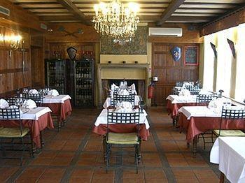 La Tablee Medievale 2* Civrieux-dʼAzergues