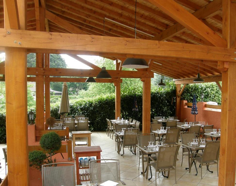 La Tablee Medievale Hotel Civrieux-dʼAzergues